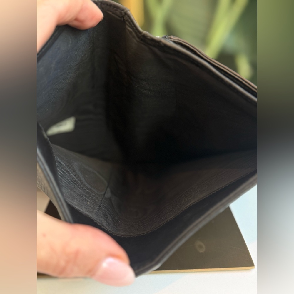 Chanel ‘Classic Flap wallet’ - Picture 9 of 16